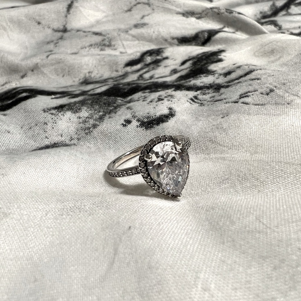 Pandora Ring
